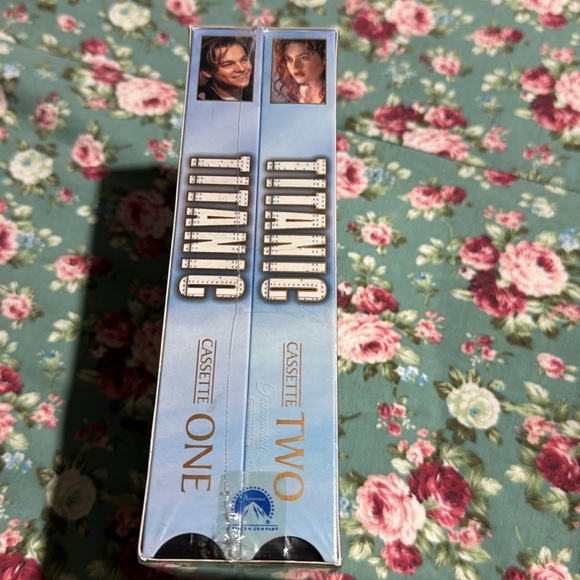 TITANIC 📼 movie 🍿 on VHS! Original factory sealed. Excellent condition! 2tapes - Picture 3 of 10